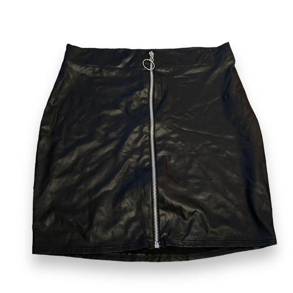 Faux Leather Zippered Mini Skirt